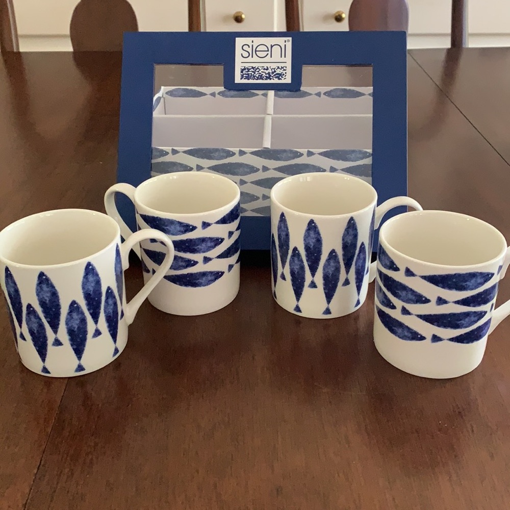 Queens by Churchill Sieni Fishie on a Dishie mugs set - Picture 2 of 3
